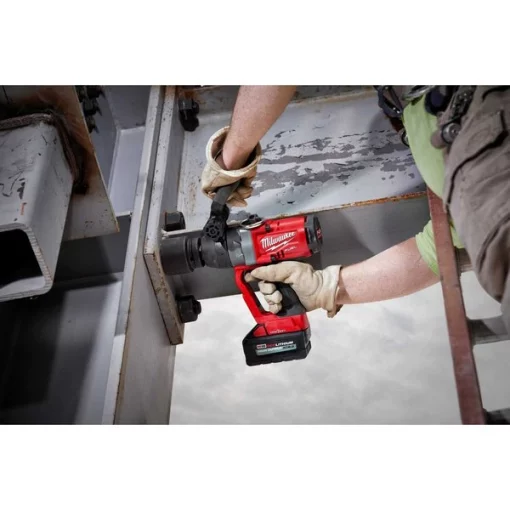 M18 FUEL™ Cordless 1" High Torque Impact Wrench w/ ONE-KEY™ Kit
