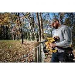 Dewalt 20V MAX* XR 9 GA Cordless Fencing Stapler (Tool only) 4 20V MAX* XR 9 GA Cordless Fencing Stapler (Tool only)