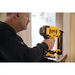 Dewalt 20V MAX* XR(R) 18 GA Cordless Brad Nailer (Tool Only) 3 20V MAX* XR(R) 18 GA Cordless Brad Nailer (Tool Only)