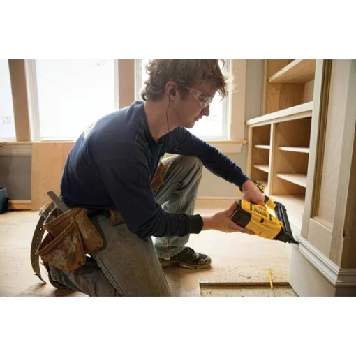 20V MAX* XR(R) 18 GA Cordless Brad Nailer (Tool Only)