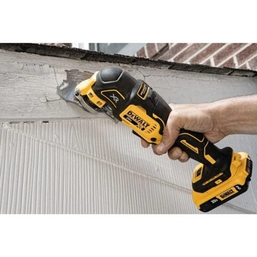 20V MAX* XR(R) Brushless Cordless 3-Speed Oscillating Multi-Tool Kit (2.0 Ah Battery)