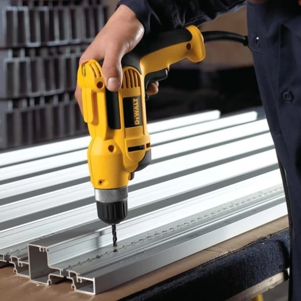 3/8" (10mm) VSR Pistol Grip Drill Kit with Keyless Chuck