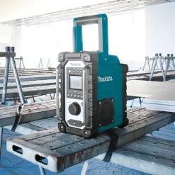 Makita 18V LXT® Job Site Radio 5 18V LXT® Job Site Radio