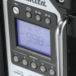 Makita 18V LXT® Job Site Radio 7 18V LXT® Job Site Radio