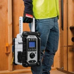Makita 18V LXT® Job Site Radio 6 18V LXT® Job Site Radio
