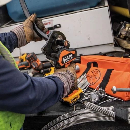 Battery-Operated EHS Closed-Jaw Cutter, 4 Ah