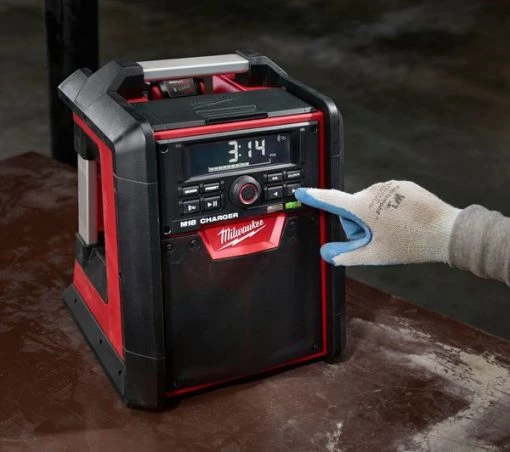 M18 Jobsite Radio/Charger